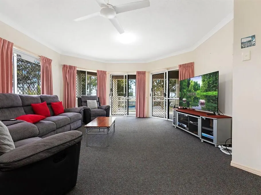 Classic Beachfront Apartment Torquay