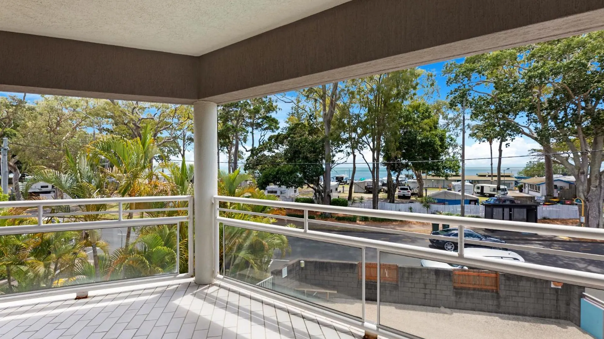 Classic Beachfront Apartment Torquay
