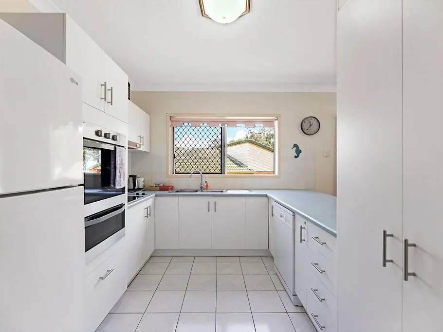 Classic Beachfront Apartment Torquay