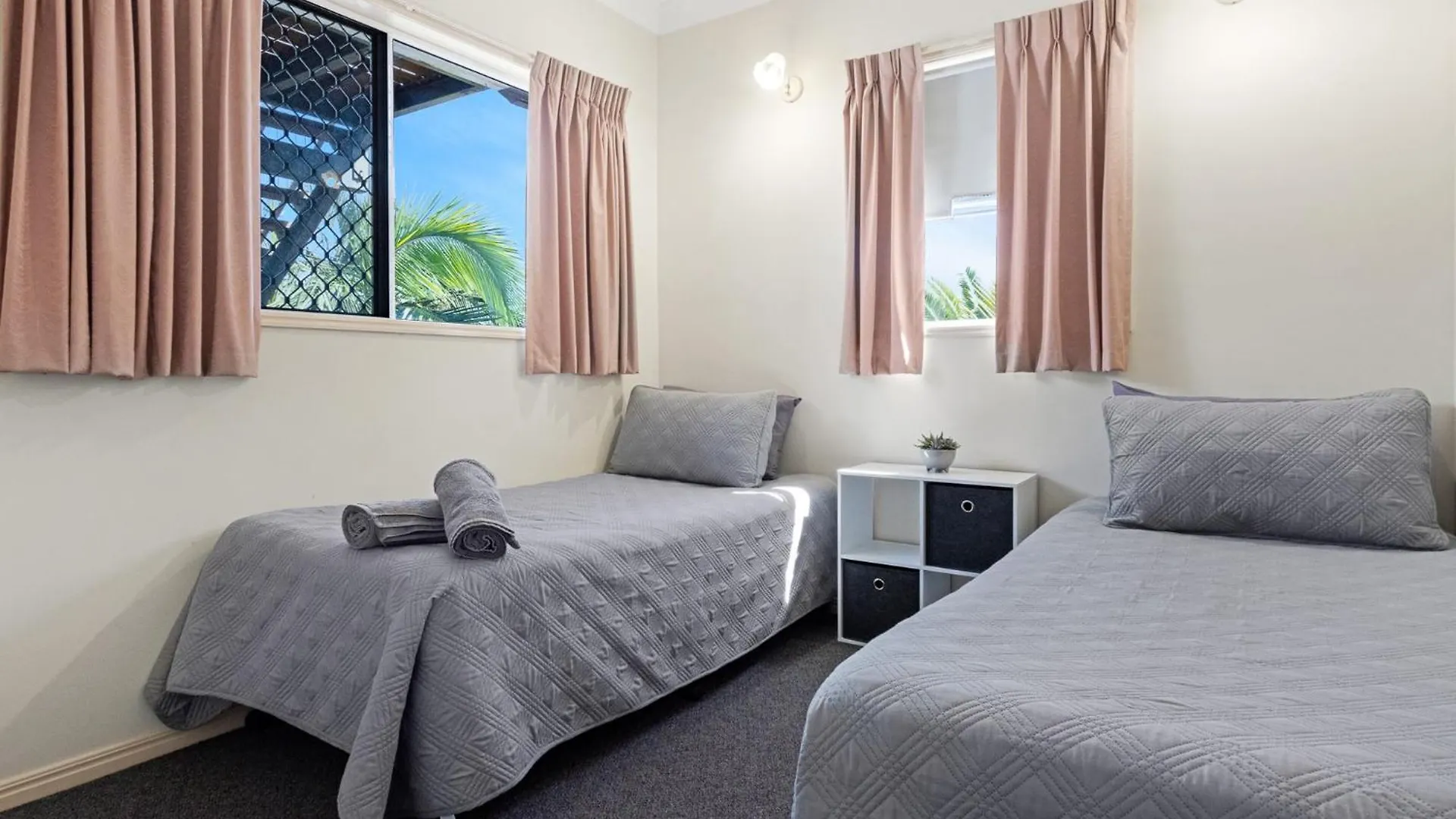 Classic Beachfront Apartment Torquay